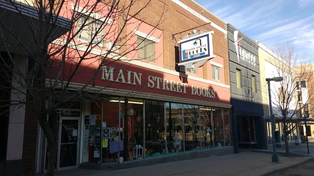 GIF uploaded by Bobby