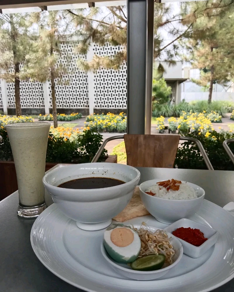 GIF diunggah oleh Kiki