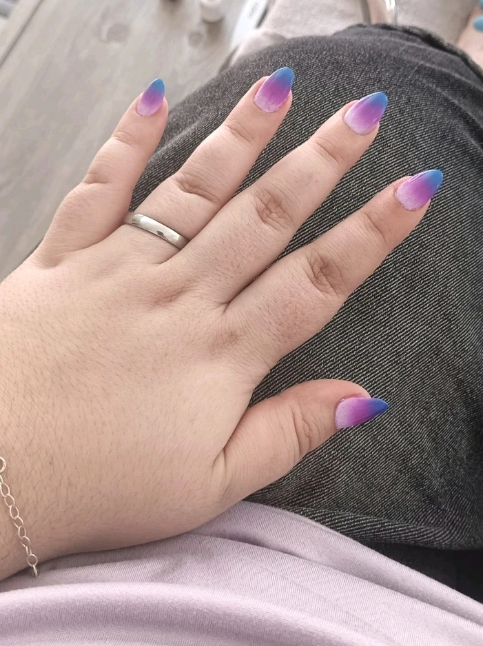 Me acabo de hacer las uñas!!