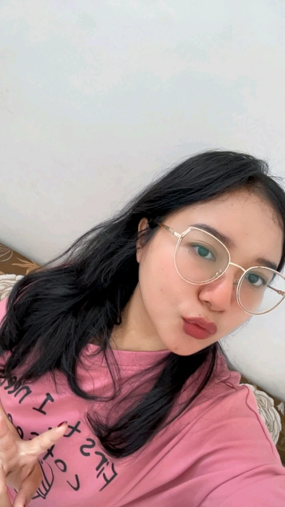 GIF uploaded by Nada