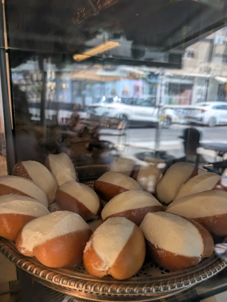 GIF uploaded by Aviv