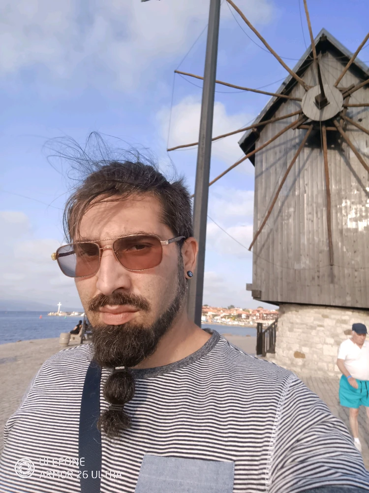 Качено от Деян Димитров