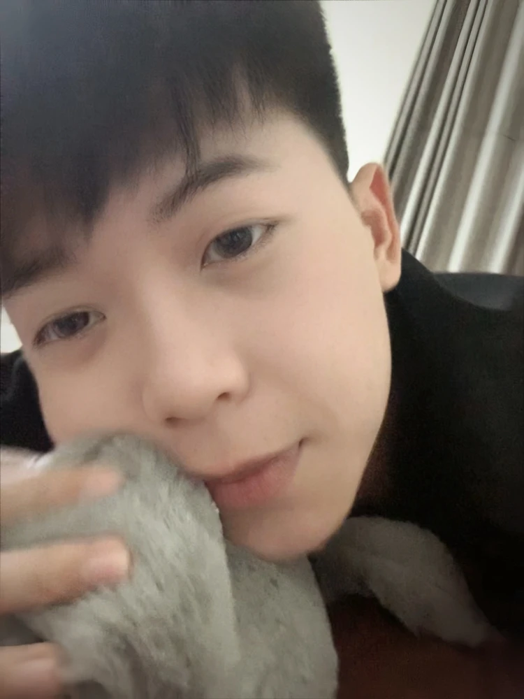 GIF được Nam tải lên