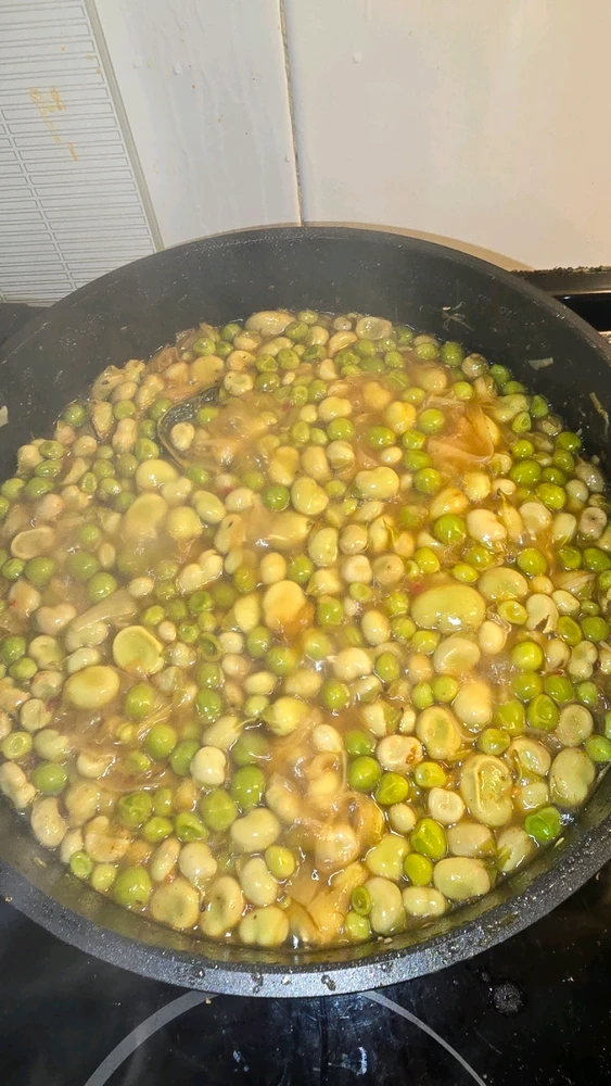 Tot a la cassola amb panxeta, vermut i un parell de branquillons de menta