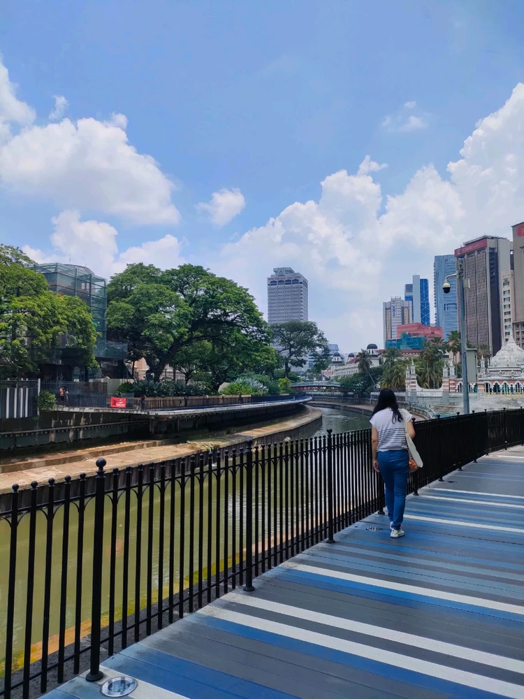 GIF diunggah oleh Lidya