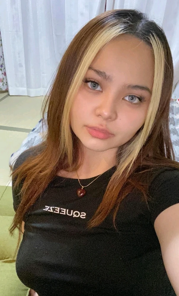 GIF na in-upload ni Zoe