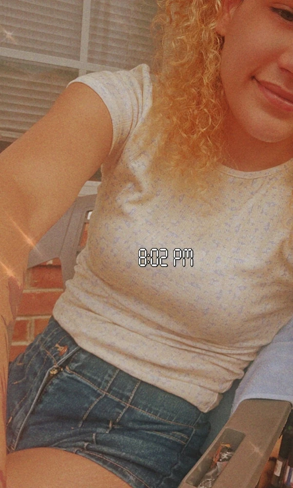 GIF tso los ntawm Tara