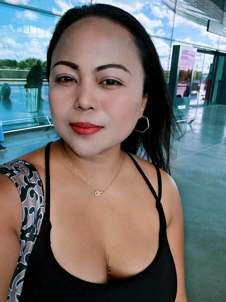 GIF uploaded by Rie