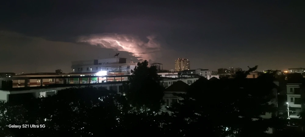 GIF uploaded by Si thu