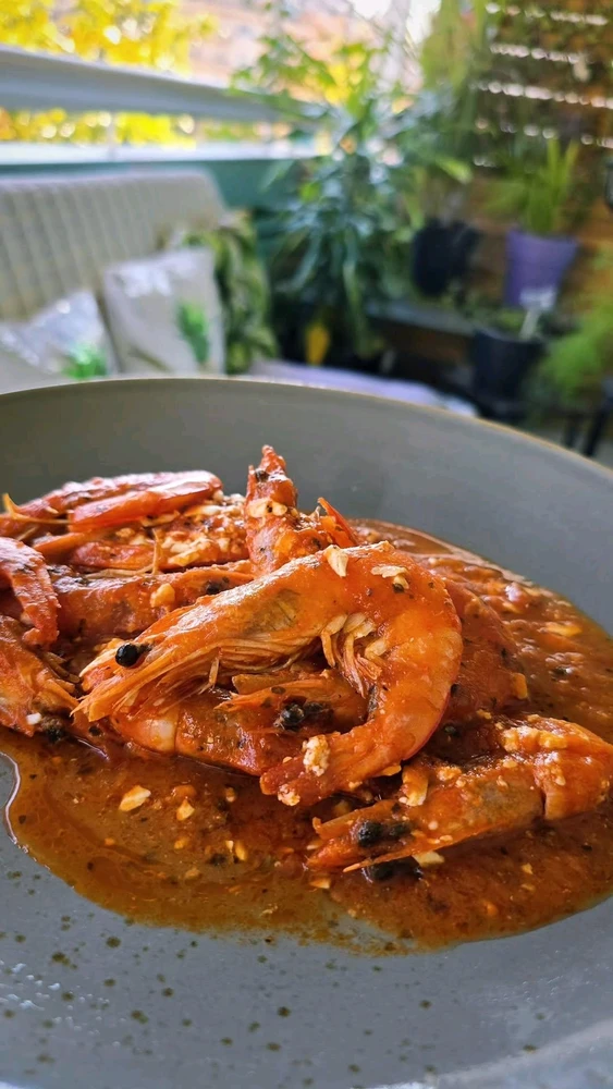 GIF uploaded by Kostas