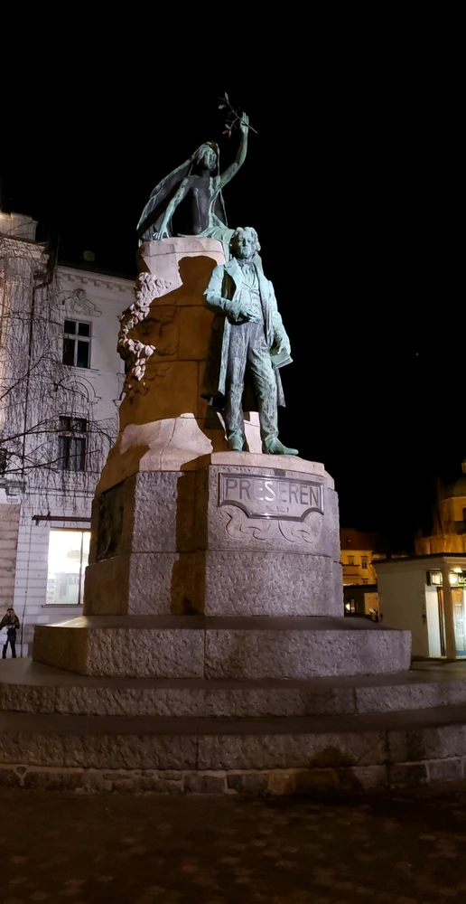 Just a bunch of pictures 🗺🌎

Guess where?