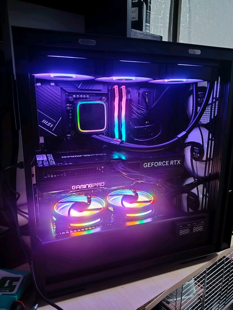 Фото загрузил Евгений