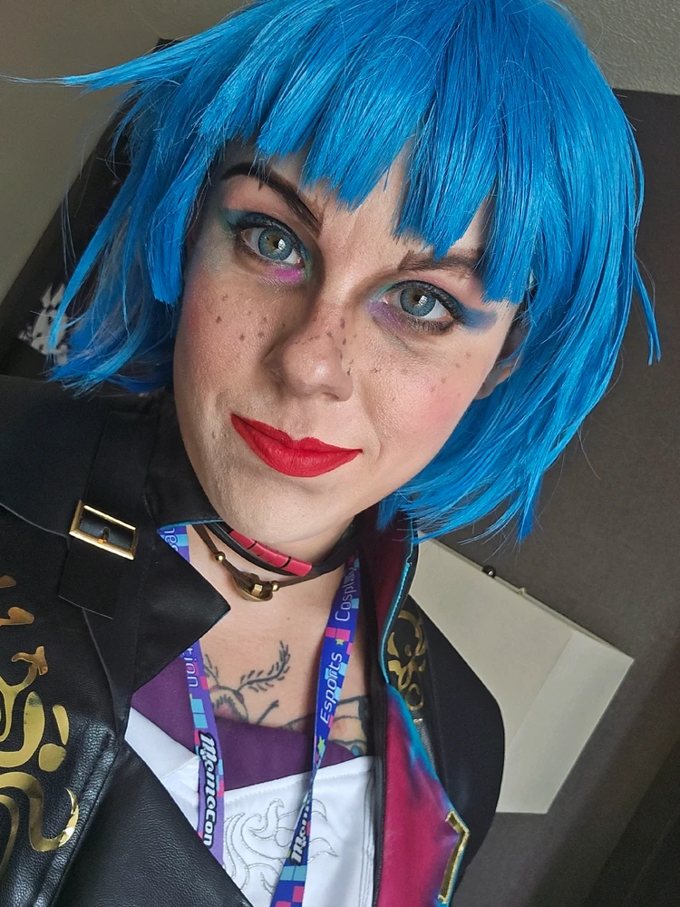 Momocon makeup for Powder