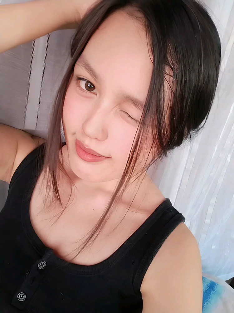 Elli විසින් උඩුගත කළ රූපය