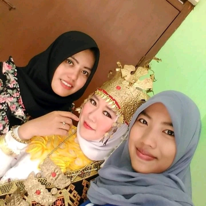 GIF diunggah oleh RIKA