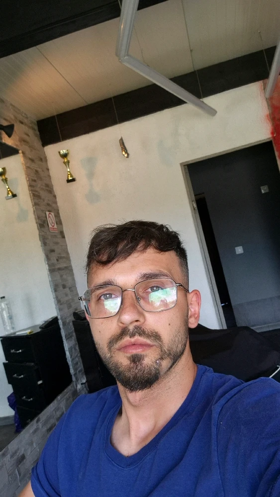 GIF încărcat de Alex