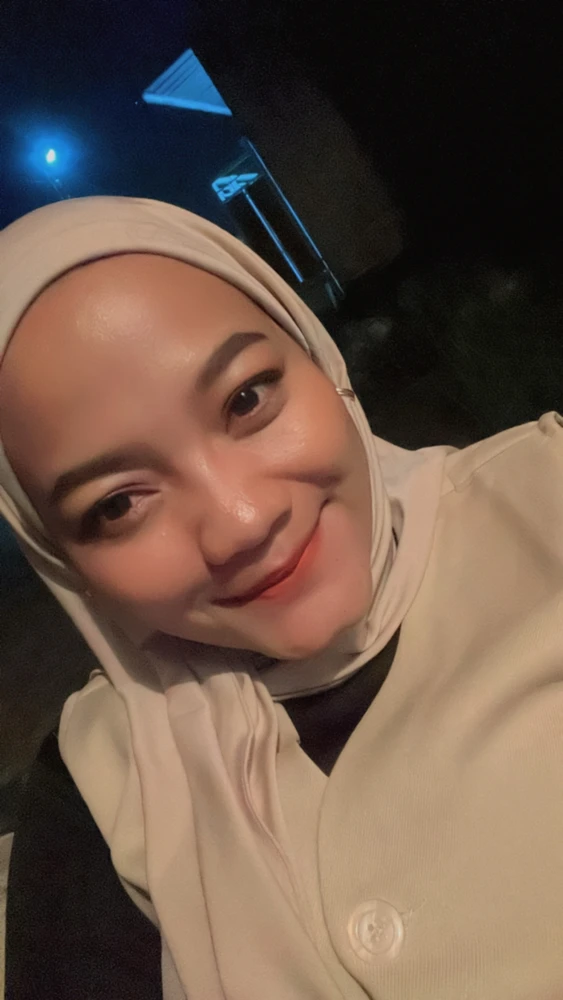 GIF diunggah oleh Risa