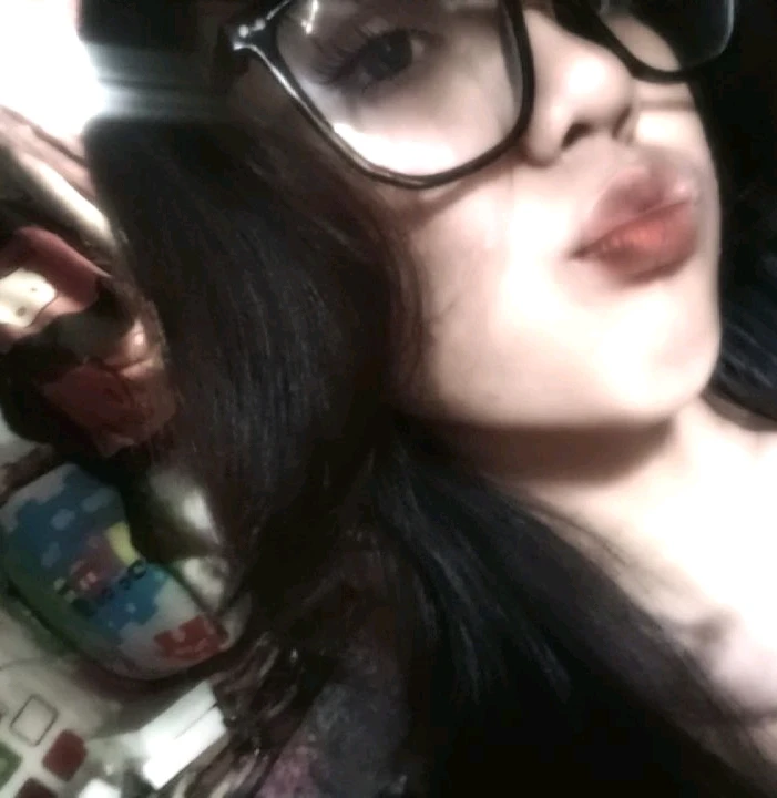 GIF na in-upload ni melody