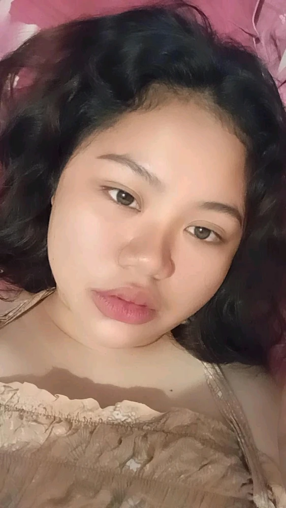 GIF diunggah oleh Pia