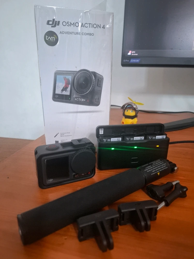 GIF diunggah oleh Van