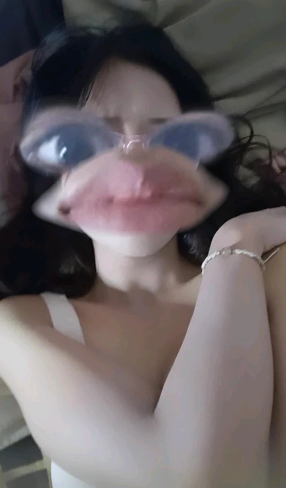 GIF được Ha Ng tải lên