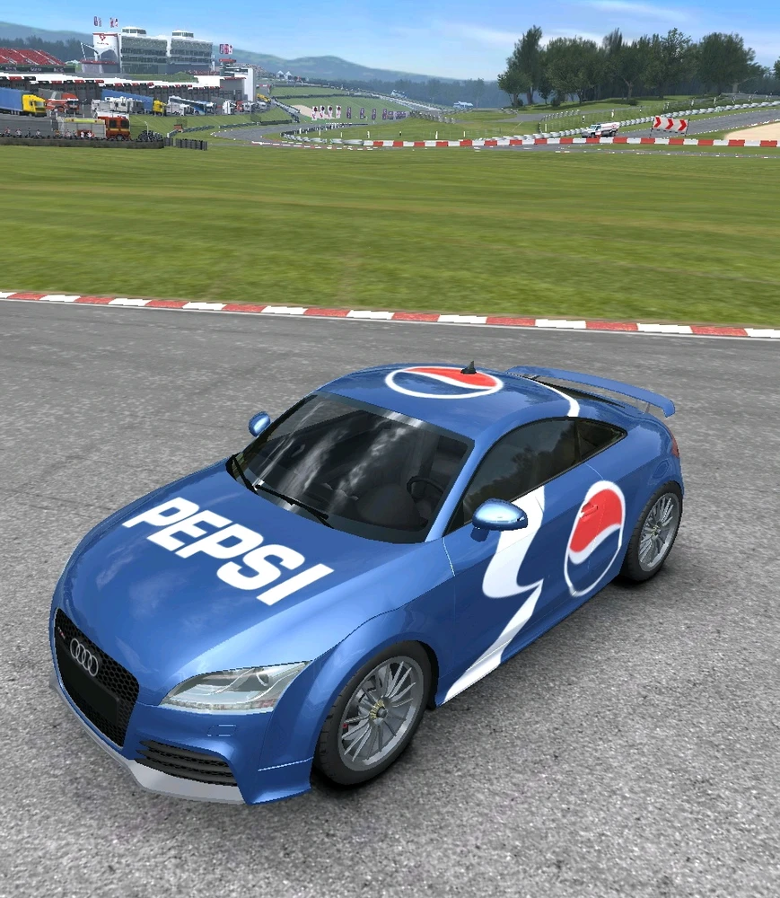 Ein Audi RS im Design von Pepsi.