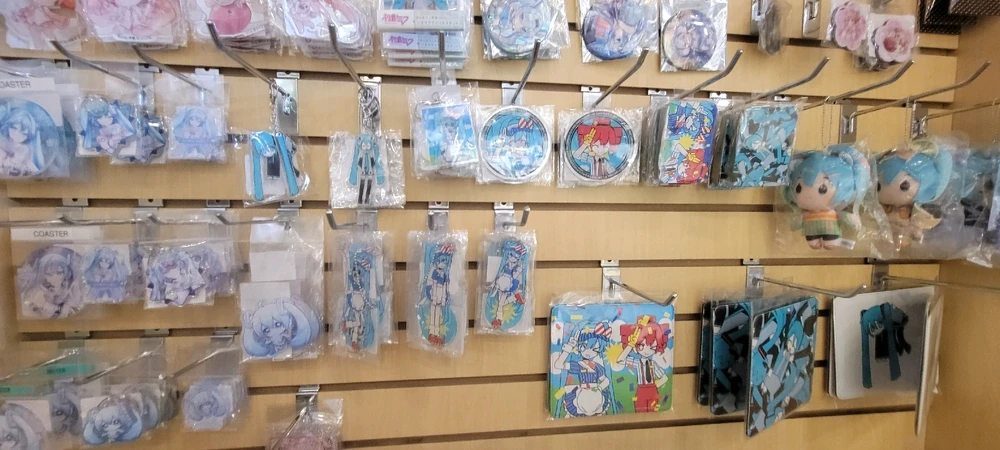 Channel, 32ki and cosmo merch at kinokuniya!