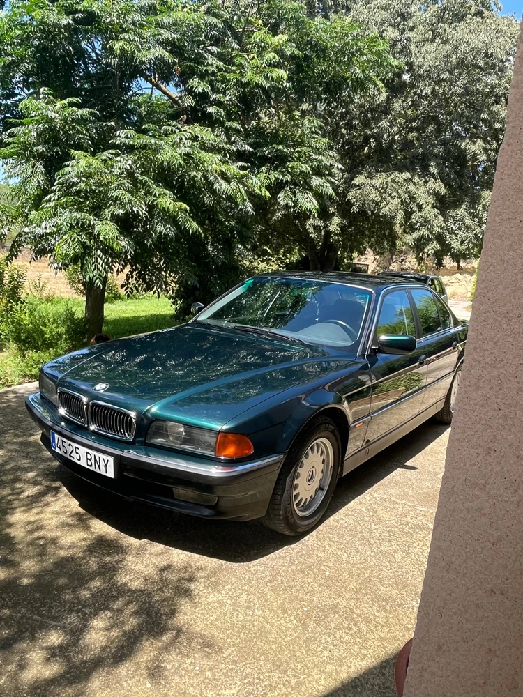 BMW serie 7 E38