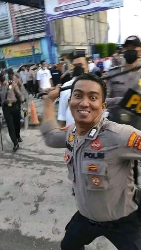 GIF uploaded by • A{eye} • M € € •