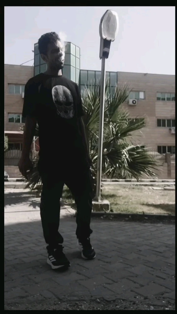 GIF uploaded by R Λ V E N