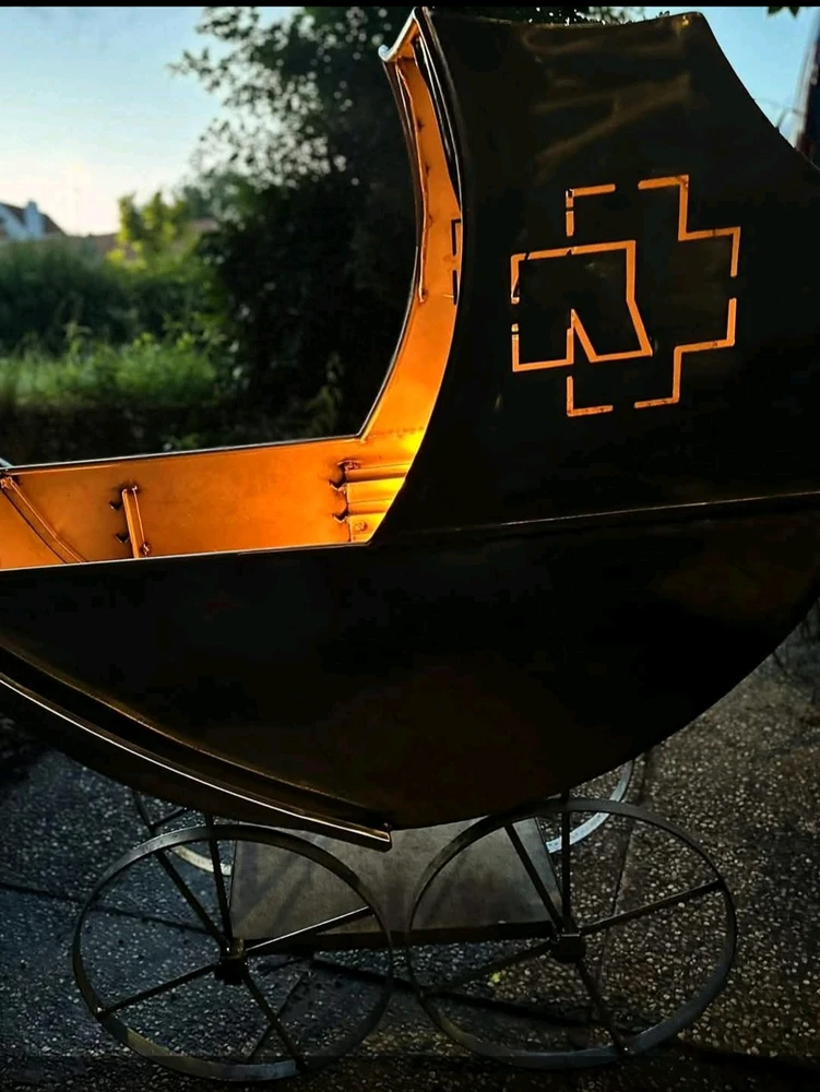 GIF caricata da Edgar Allan pollo