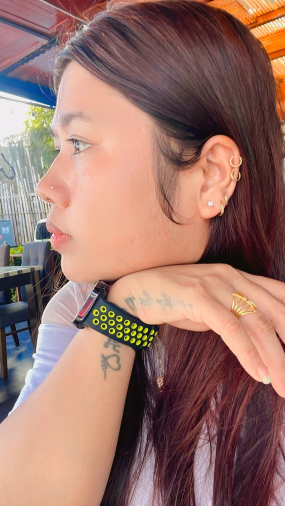 GIF na in-upload ni Rose