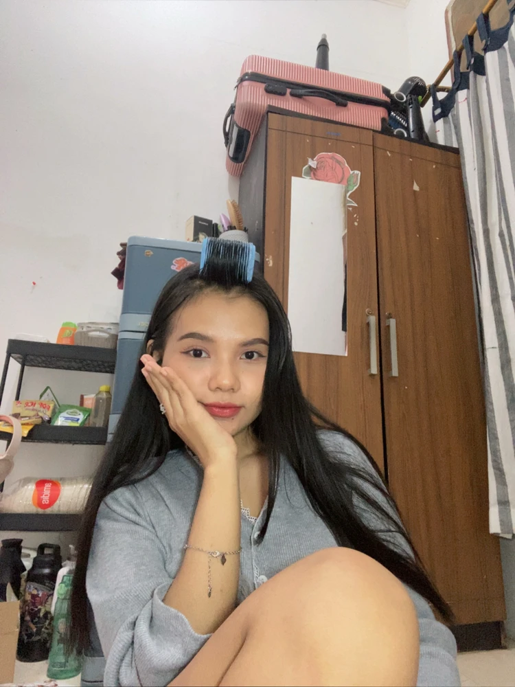 GIF uploaded by Viony