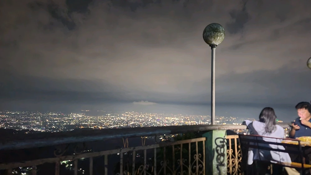 GIF gi-upload ni Chum