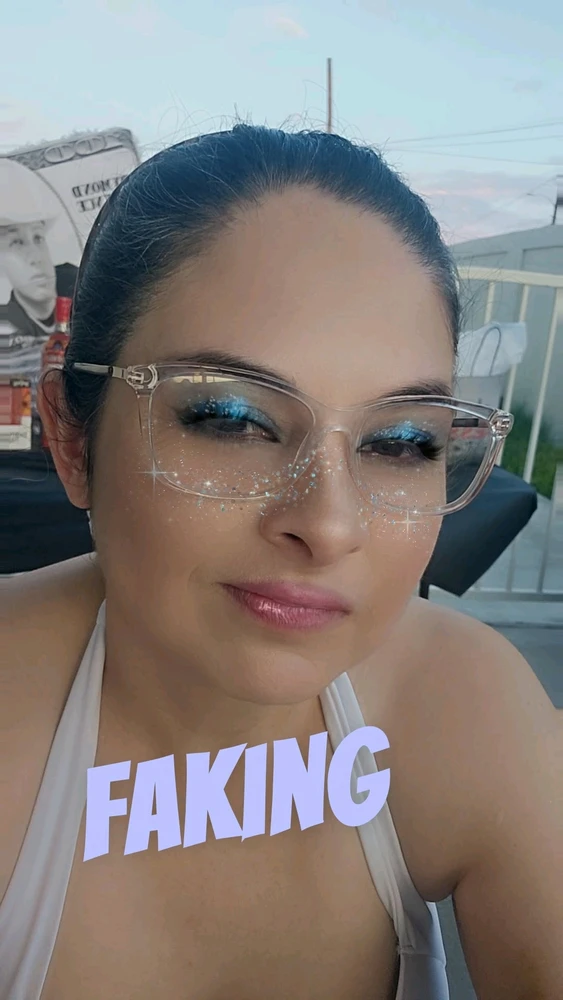 GIF uploaded by Roxy