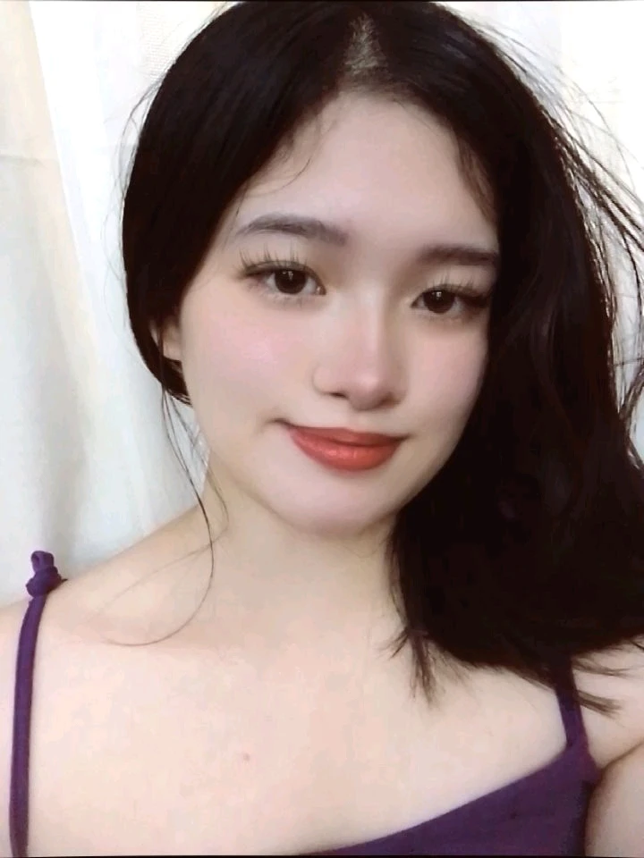 I-upload ni Ella ang larawan