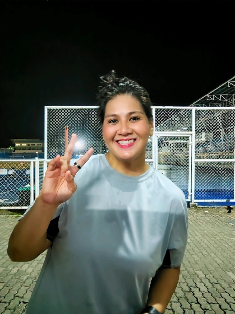 GIF na in-upload ni Maria