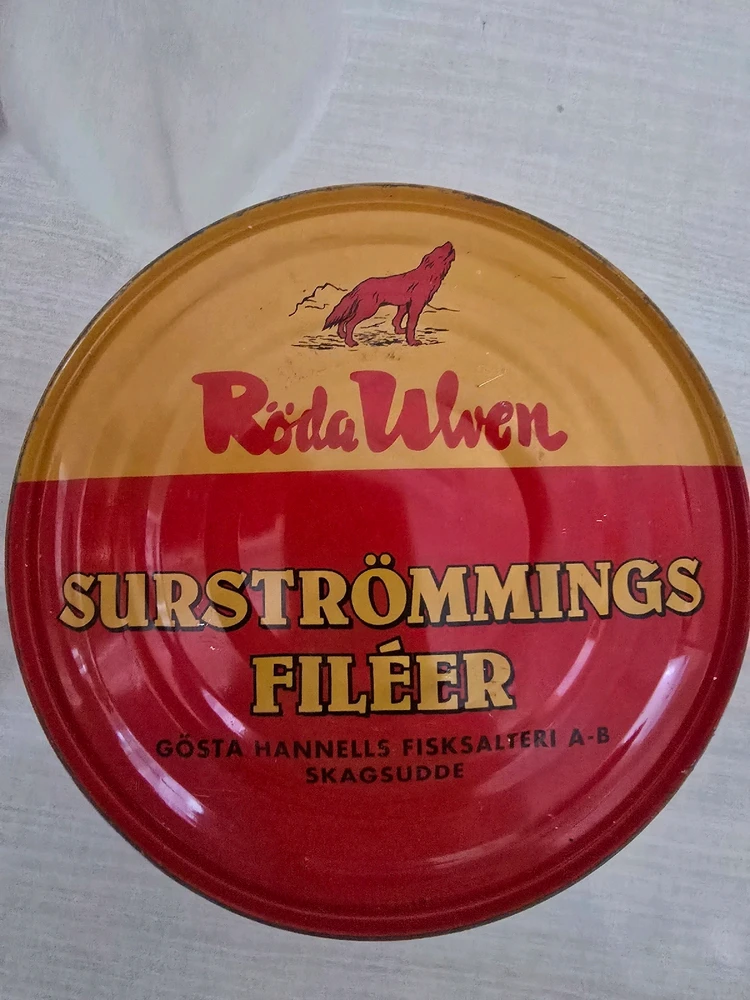 THE PHOTO CAN’T SMELL — BUT YOU MIGHT