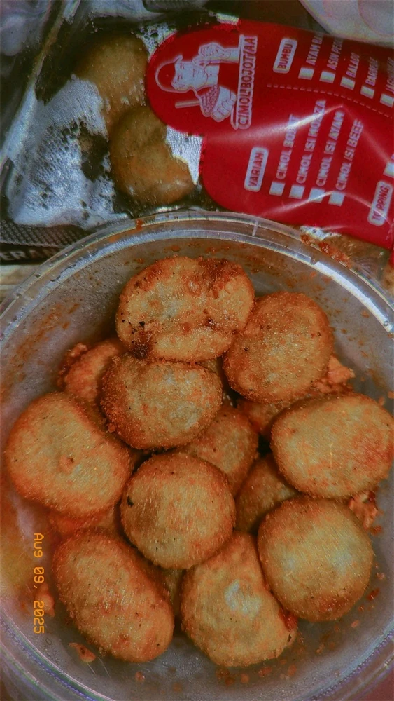 GIF diunggah oleh 𝚅𝙴𝙻𝙾𝚄𝚁𝙸𝚇