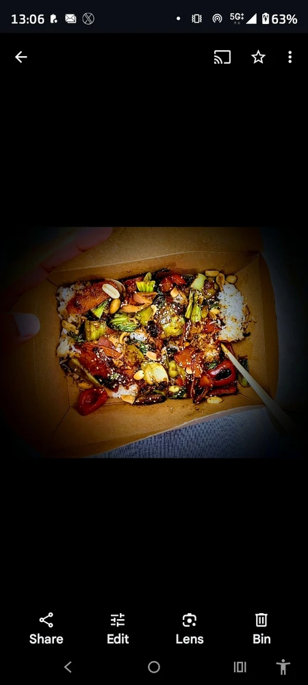 GIF na in-upload ni Type R
