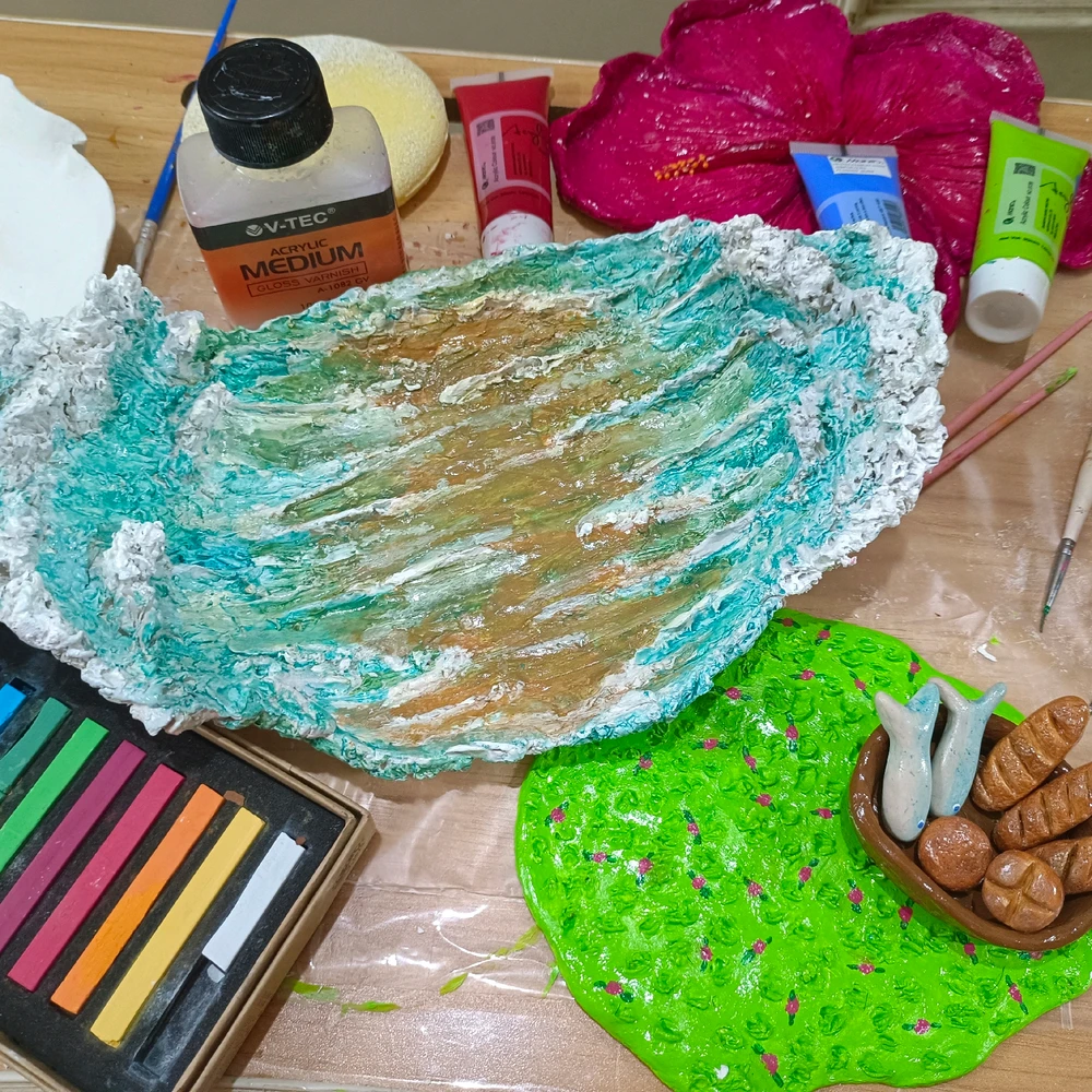 A trinket tray & coaster inspired by the story of parting red sea 🌊🚶‍♀️🌊 and 5 loaves 2 fish 🐟🍞