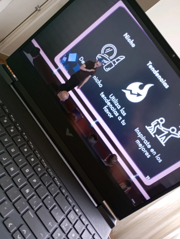 GIF diunggah dening William