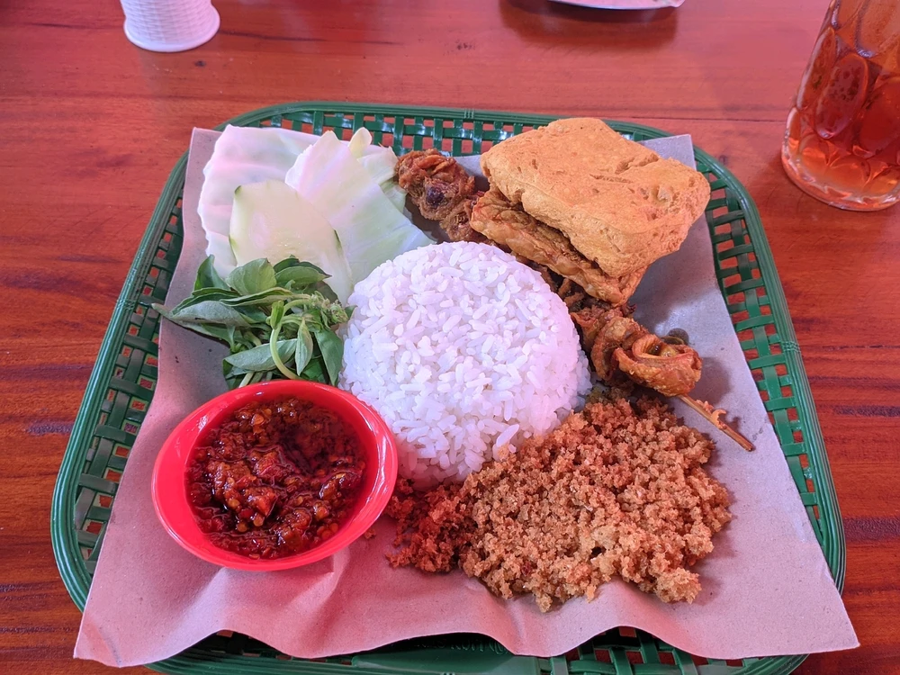 GIF diunggah oleh Day