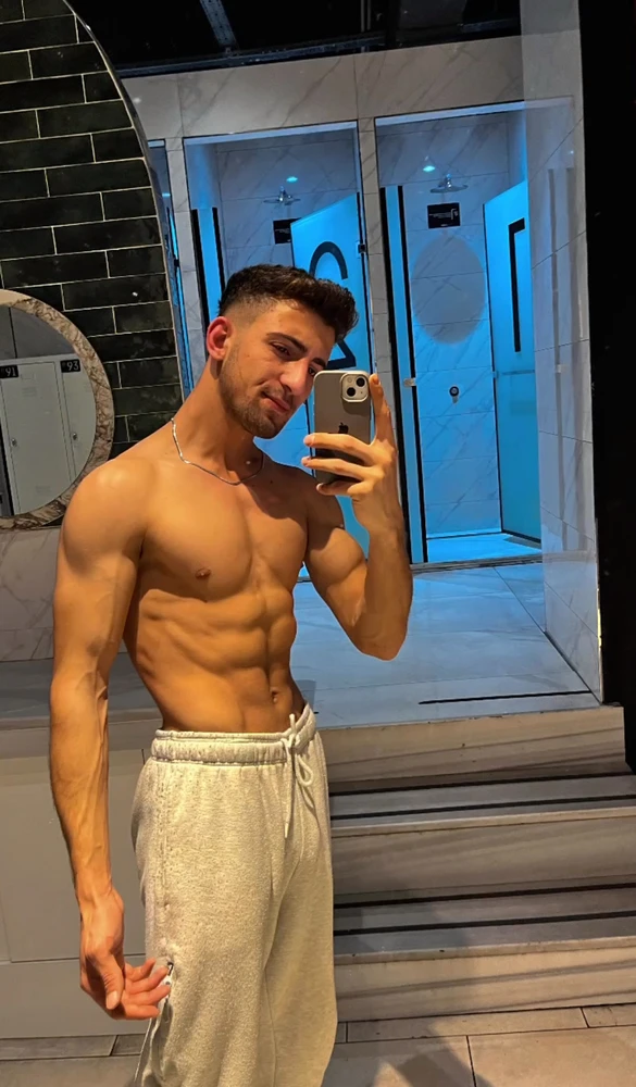 Adem tarafından yüklenen GIF