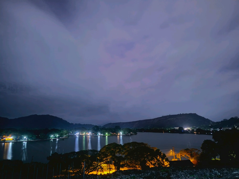 GIF gi-upload ni Damitha