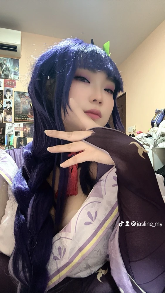 GIF uploaded by Jasline