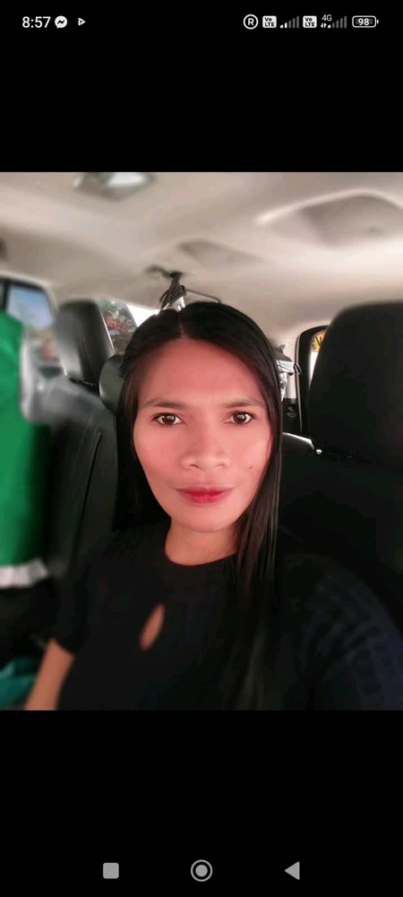 GIF gi-upload ni Cara