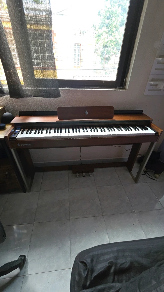 PIANO NUEVO