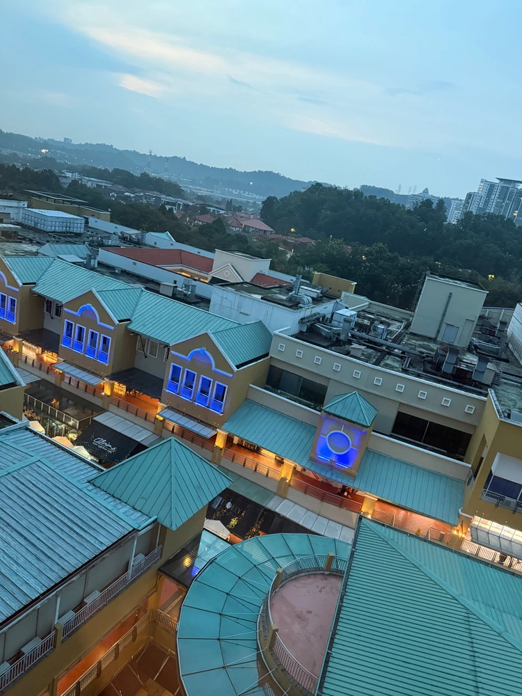I-upload ni Matthews Max ang larawan