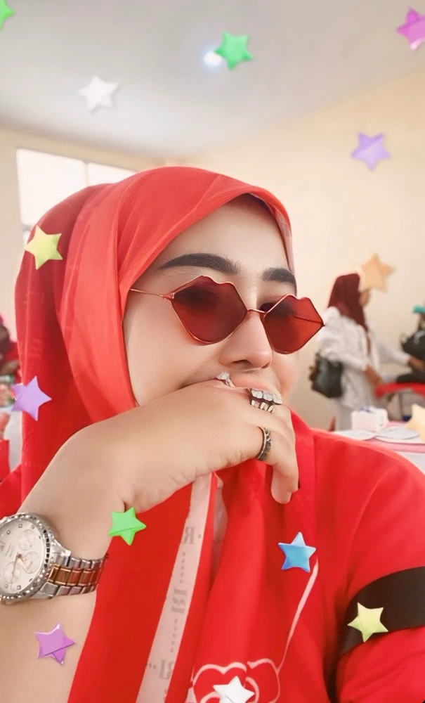 GIF diunggah oleh Raini